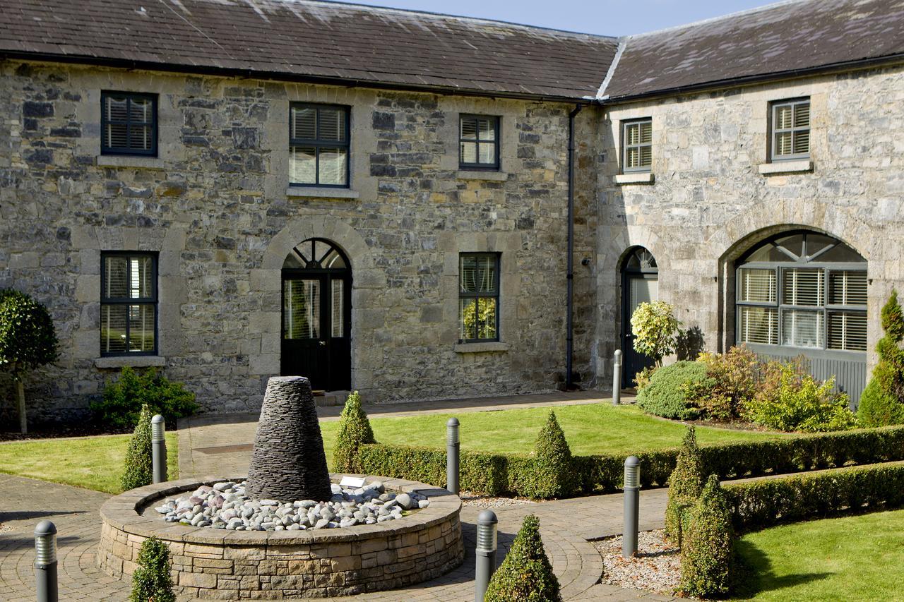 Moyvalley Hotel Self Catering Cottages エクステリア 写真