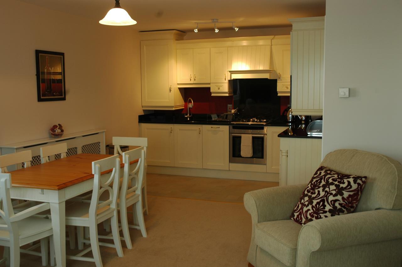 Moyvalley Hotel Self Catering Cottages エクステリア 写真