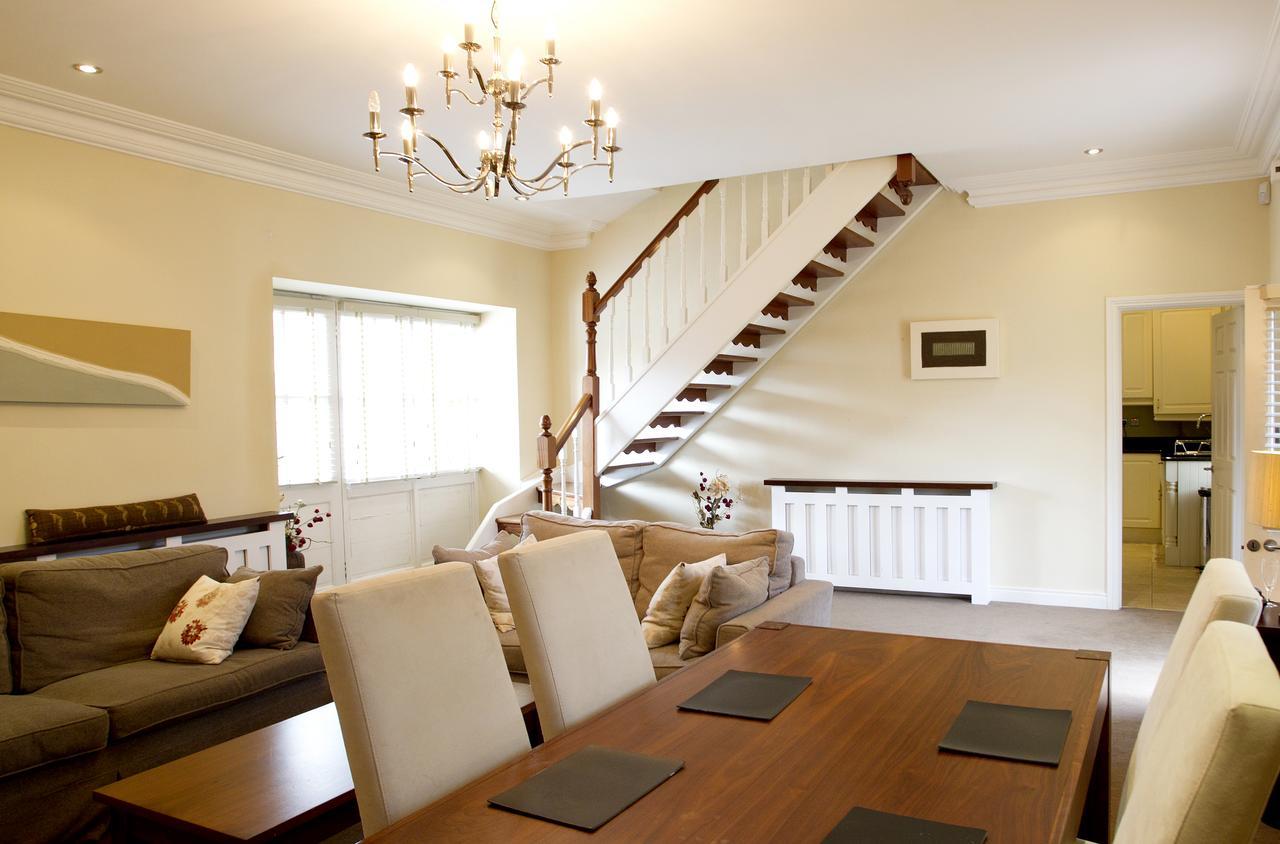 Moyvalley Hotel Self Catering Cottages エクステリア 写真